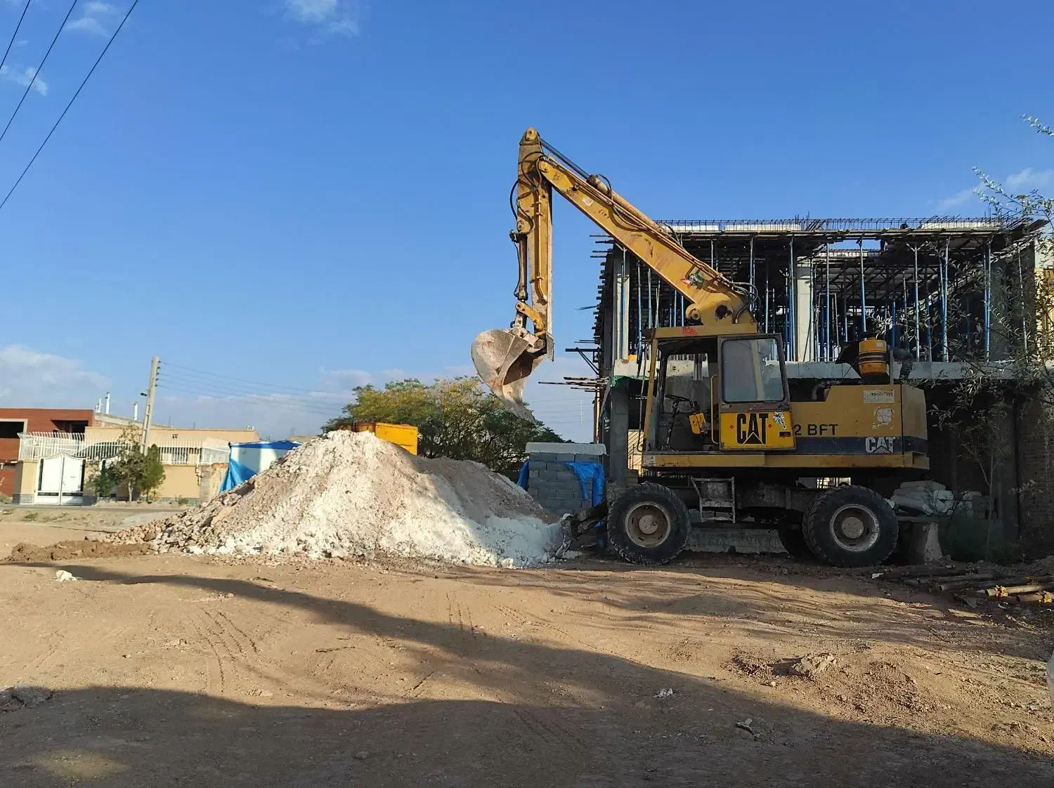 اجرای عملیات خاکبرداری و گودبرداری|خدمات پیشه و مهارت|کرمان, |دیوار