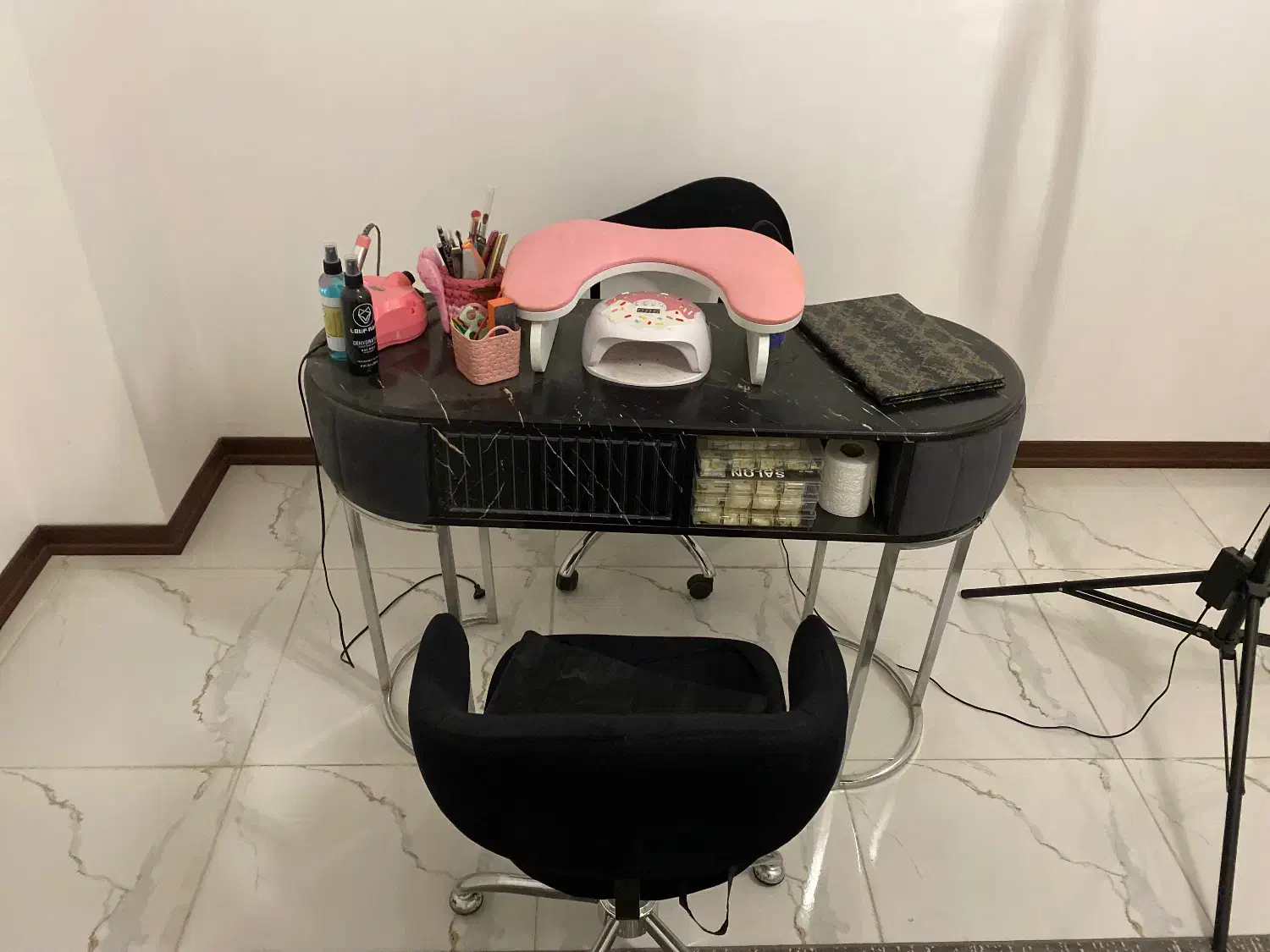 میز و دو عدد صندلی نو|آرایشگاه و سالن‌های زیبایی|قرچک, شهرک الحدید|دیوار