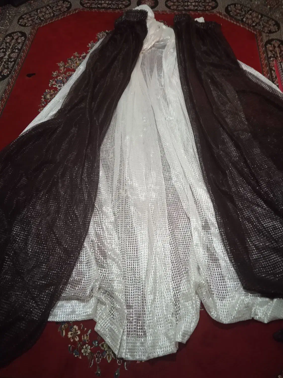 پرده شیک وقشنگ فقط6ماه استفاده شده|پرده، رانر، رومیزی|بروجرد, |دیوار