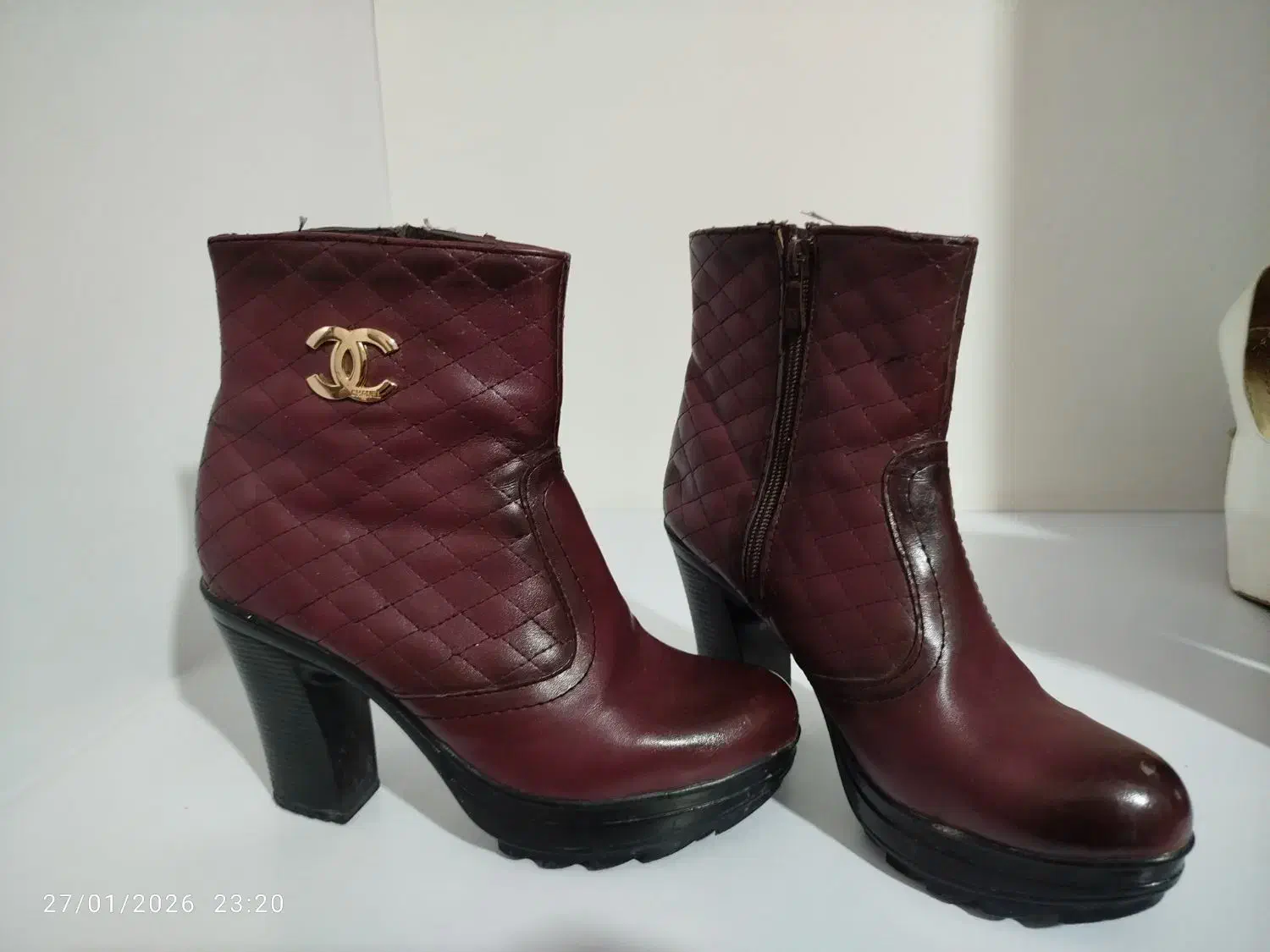 بوت زنانه|کیف، کفش، کمربند|نقده, |دیوار