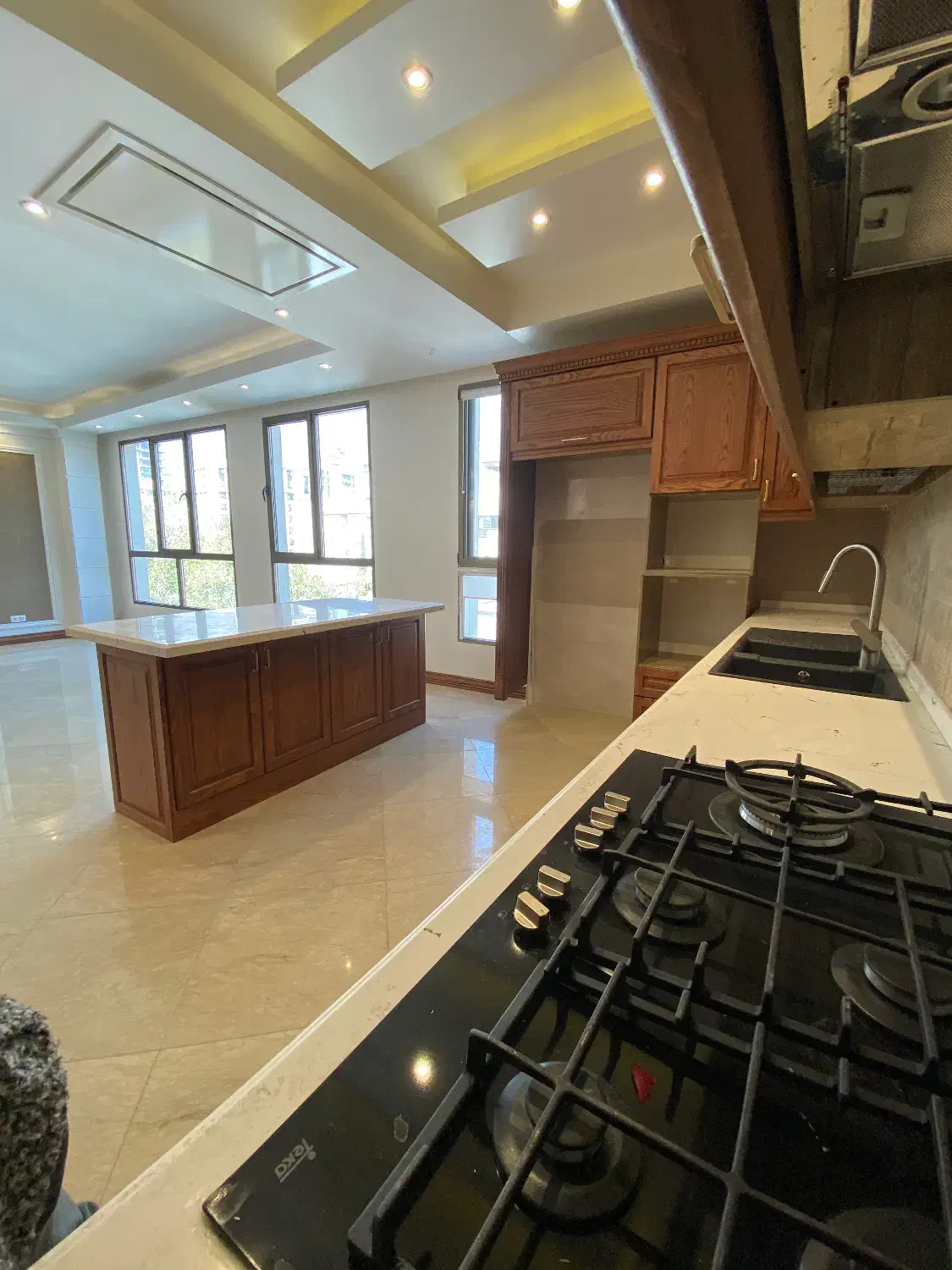 اجاره واحد ۱۶۰متری الهیه ۳خواب نوساز زیر قیمت