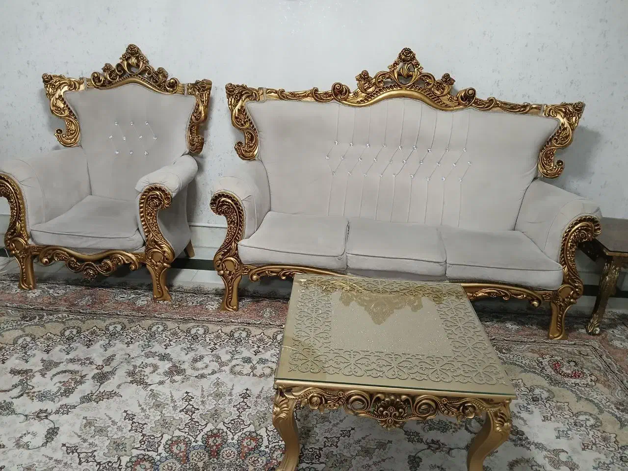 یک دست مبل سلطنتی راحتی ۷نفره|مبلمان خانگی و میز عسلی|تهران, سازمان آب|دیوار