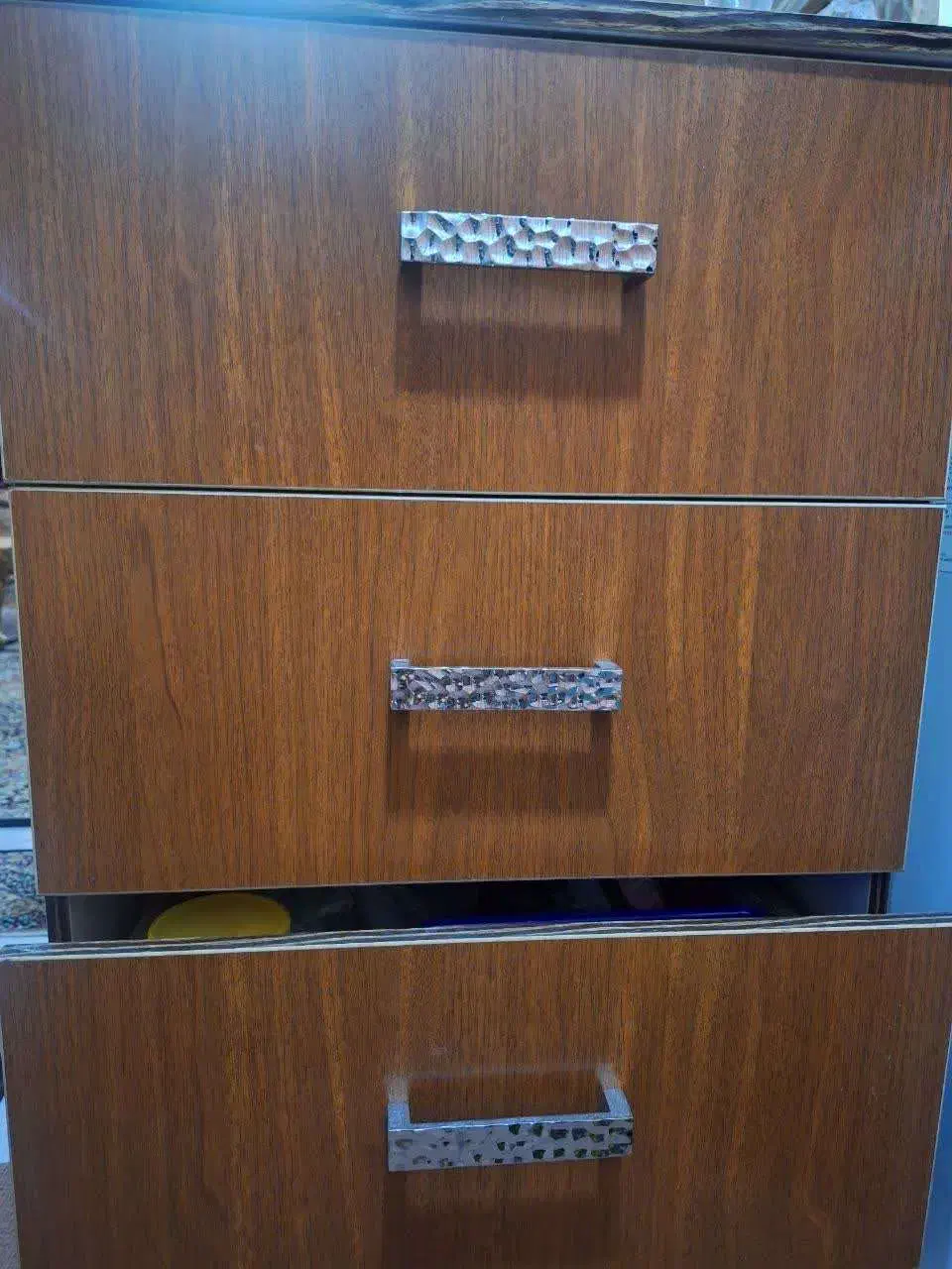 مبل نیم ست سالم|مبلمان خانگی و میز عسلی|ری, منصوریه منگل|دیوار