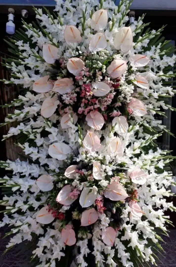 تاج گل تحریم|گل مصنوعی|قزوین, |دیوار