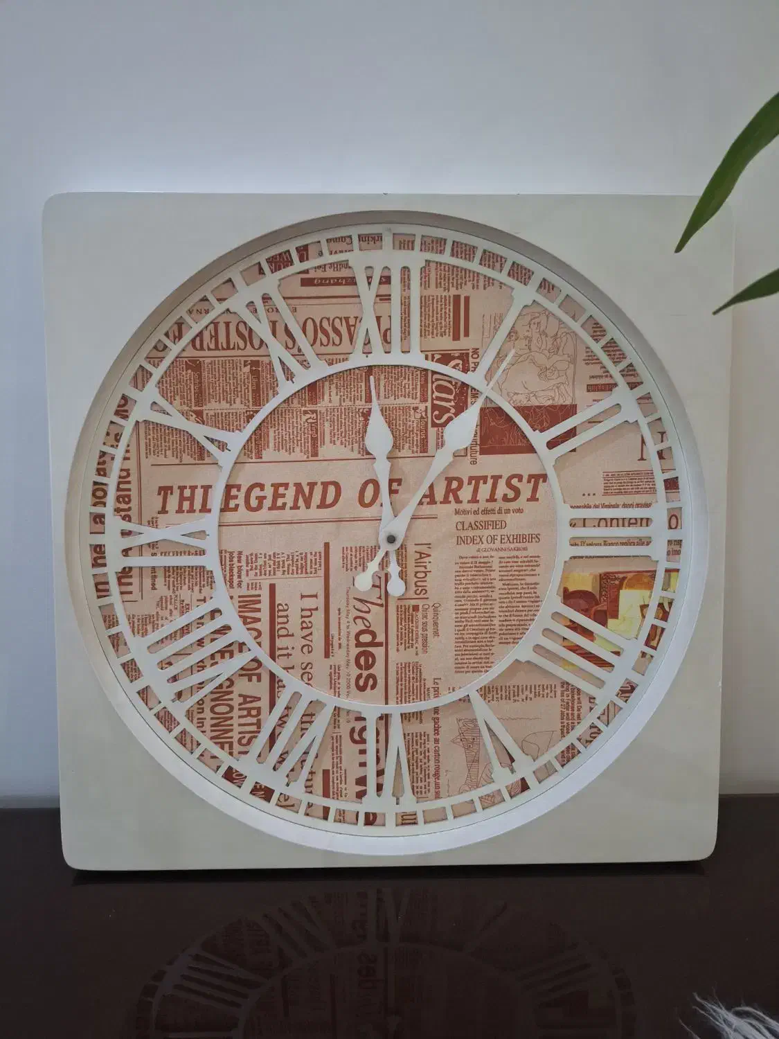 ساعت دیواری بسیار شیک و نو همراه با جعبه چوبی|ساعت دیواری و تزئینی|تهران, ائمه اطهار|دیوار