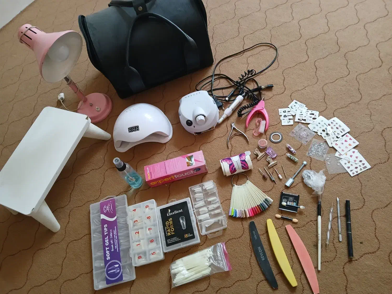 وسایل کاشت ناخن|آرایشگاه و سالن‌های زیبایی|چناران, |دیوار