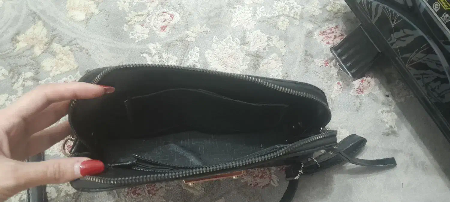 دو عدد کیف جنس چرم|کیف، کفش، کمربند|رشت, کوی طالقانی|دیوار