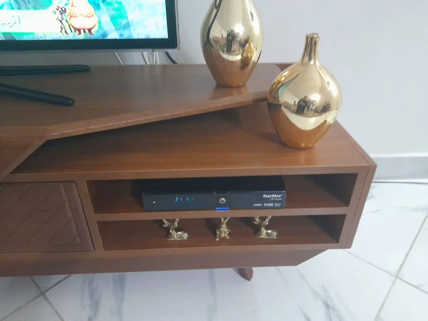 میز تلوزیون در حد نو|میز تلویزیون|تاکستان, |دیوار