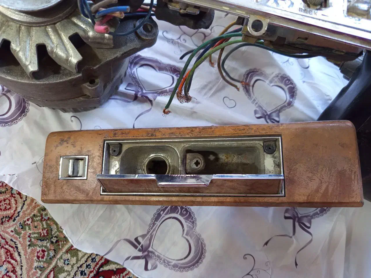 بیوک و کاپریس|قطعات یدکی و لوازم جانبی|فولادشهر, A4|دیوار