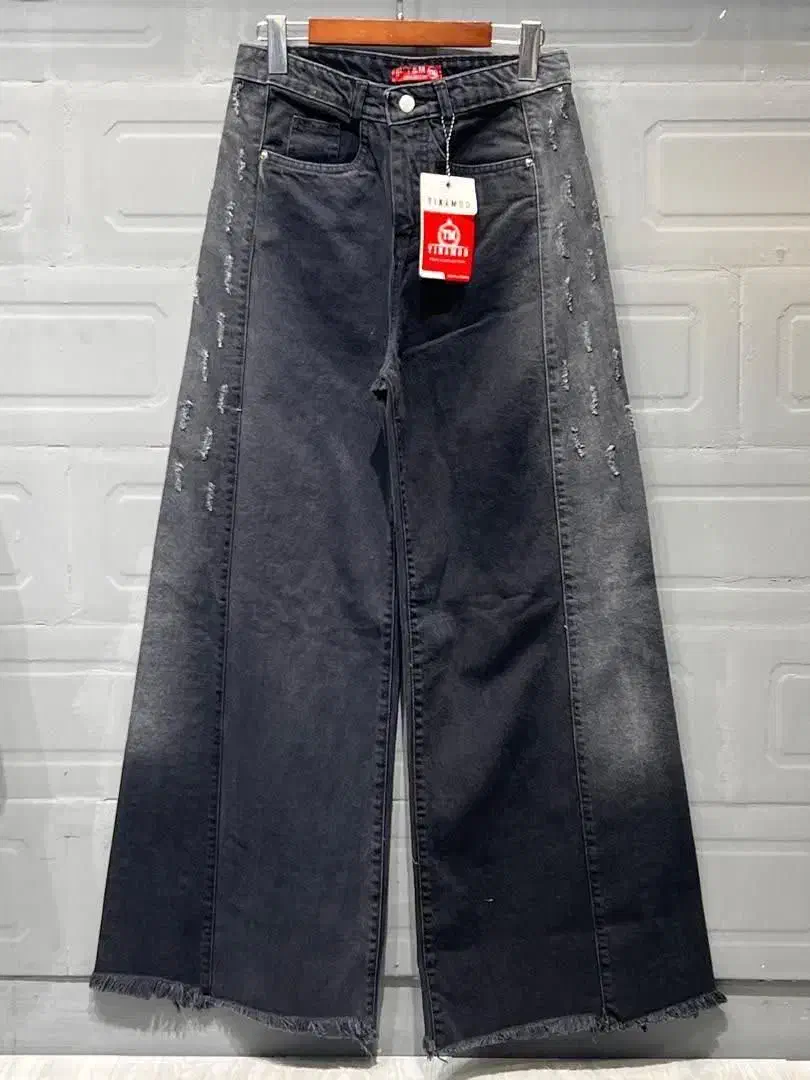 فروشگاه پوشاک زنانه وبچه گانه رها|لباس|قم, شهید صیاد شیرازی|دیوار