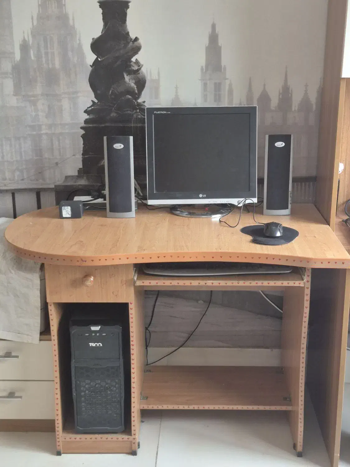 کامپیوتر ساده با میز (معاوضه با لپتاپ)|رایانه رومیزی|گرگان, |دیوار