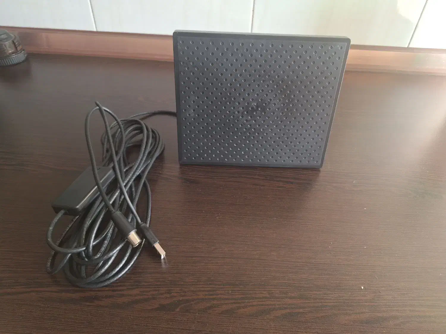 آنتن تلوزیون|تلویزیون و پروژکتور|اندیشه, اندیشه فاز ۱|دیوار