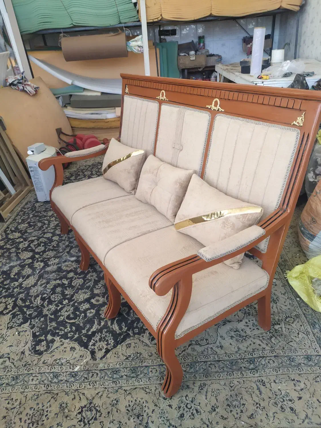 مبل سلطنتی|مبلمان خانگی و میز عسلی|تربتحیدریه, شهرک ولیعصر|دیوار