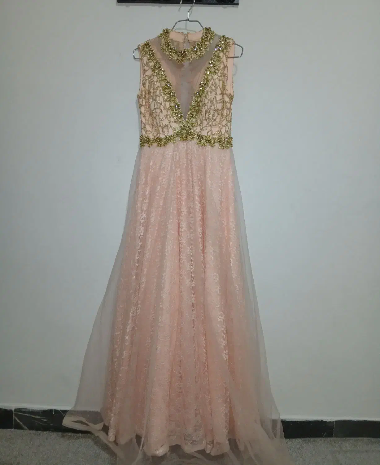 لباس مجلسی یکبار پوشیده شده|لباس|گالیکش, |دیوار