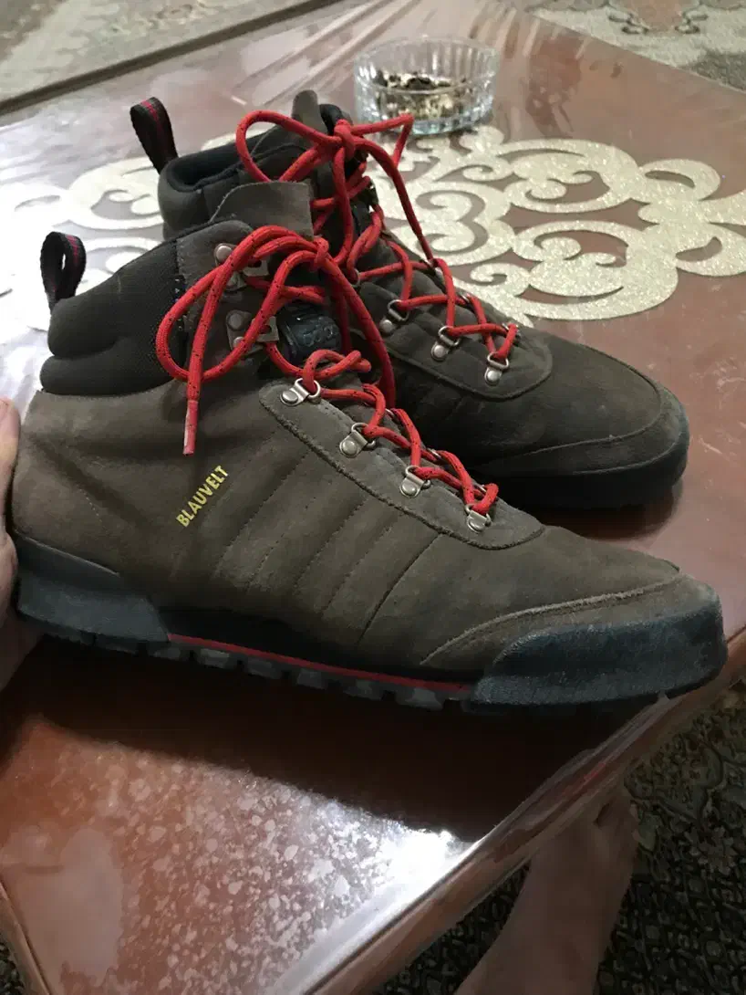 ۲عدد بوت اصلی اورجینال 44|کیف، کفش، کمربند|همدان, |دیوار