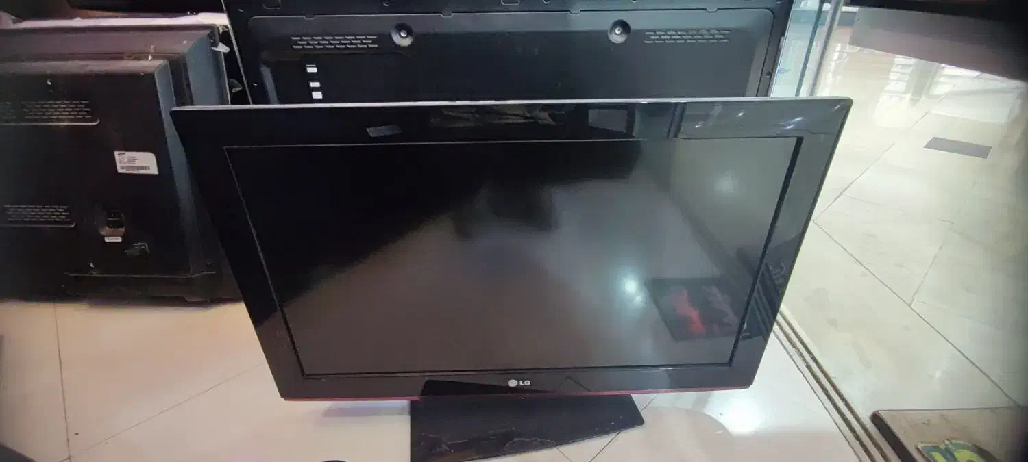 تلوزییون LCD 32 LG|تلویزیون و پروژکتور|فولادشهر, B5|دیوار
