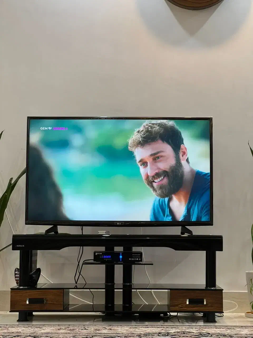 ال ای دی49 اینچ LG|تلویزیون و پروژکتور|نورآباد ممسنی, |دیوار