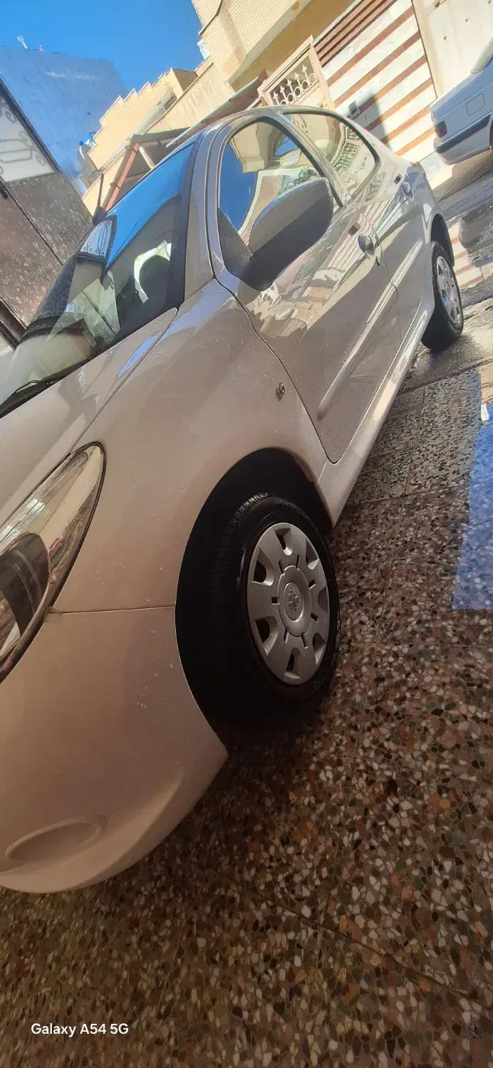 ماشین صفر صفر|خودرو سواری و وانت|لردگان, |دیوار