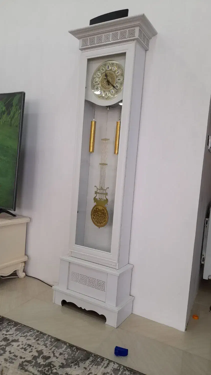 ساعت ایستاده سفید|ساعت دیواری و تزئینی|محمدشهر, جعفرآباد|دیوار