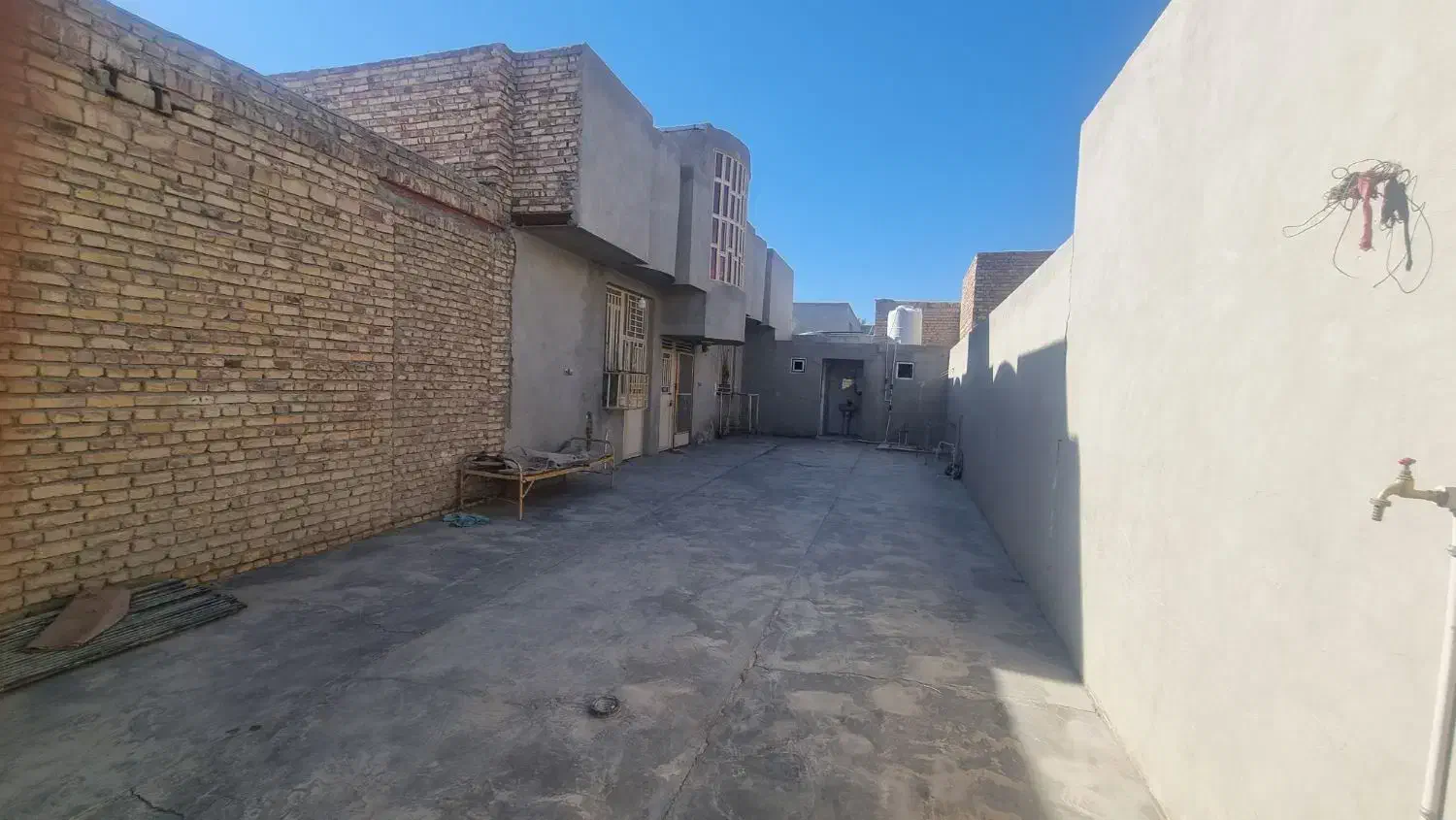 منزل بزرگ ویلایی به همراه مغازه بزرگ دو درب|فروش خانه و ویلا|سراوان, |دیوار