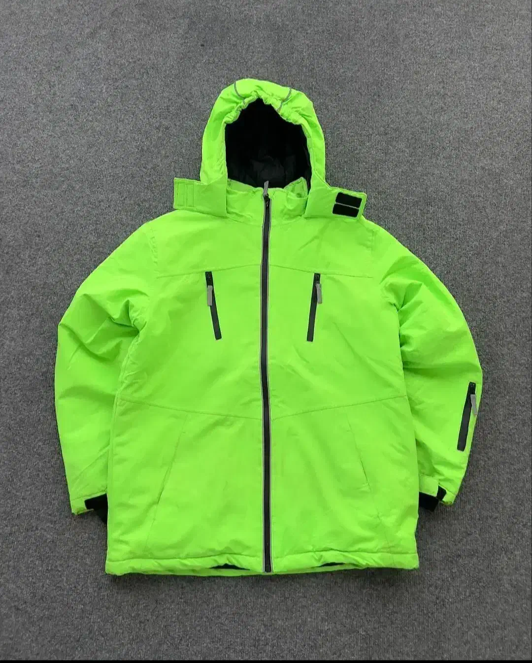 کاپشن های امارات کرم سوپرکرم شرکتی عمده|فعالیت داوطلبانه|اصفهان, باغ زرشک|دیوار