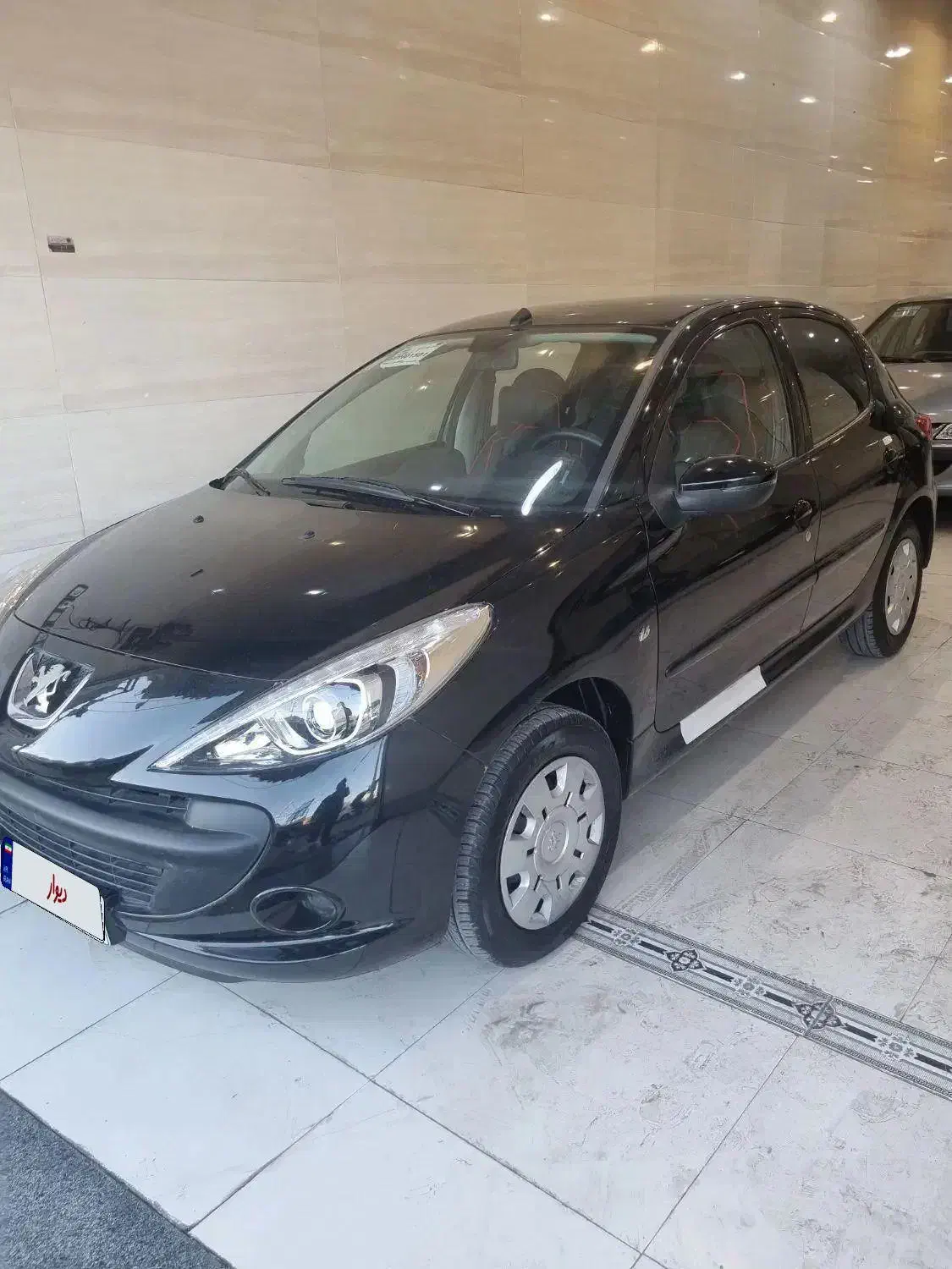 پژو ۲۰۷ مدل ۱۴۰۴ سقف فلز مشکی کم کار|خودرو سواری و وانت|شیراز, جمهوری|دیوار
