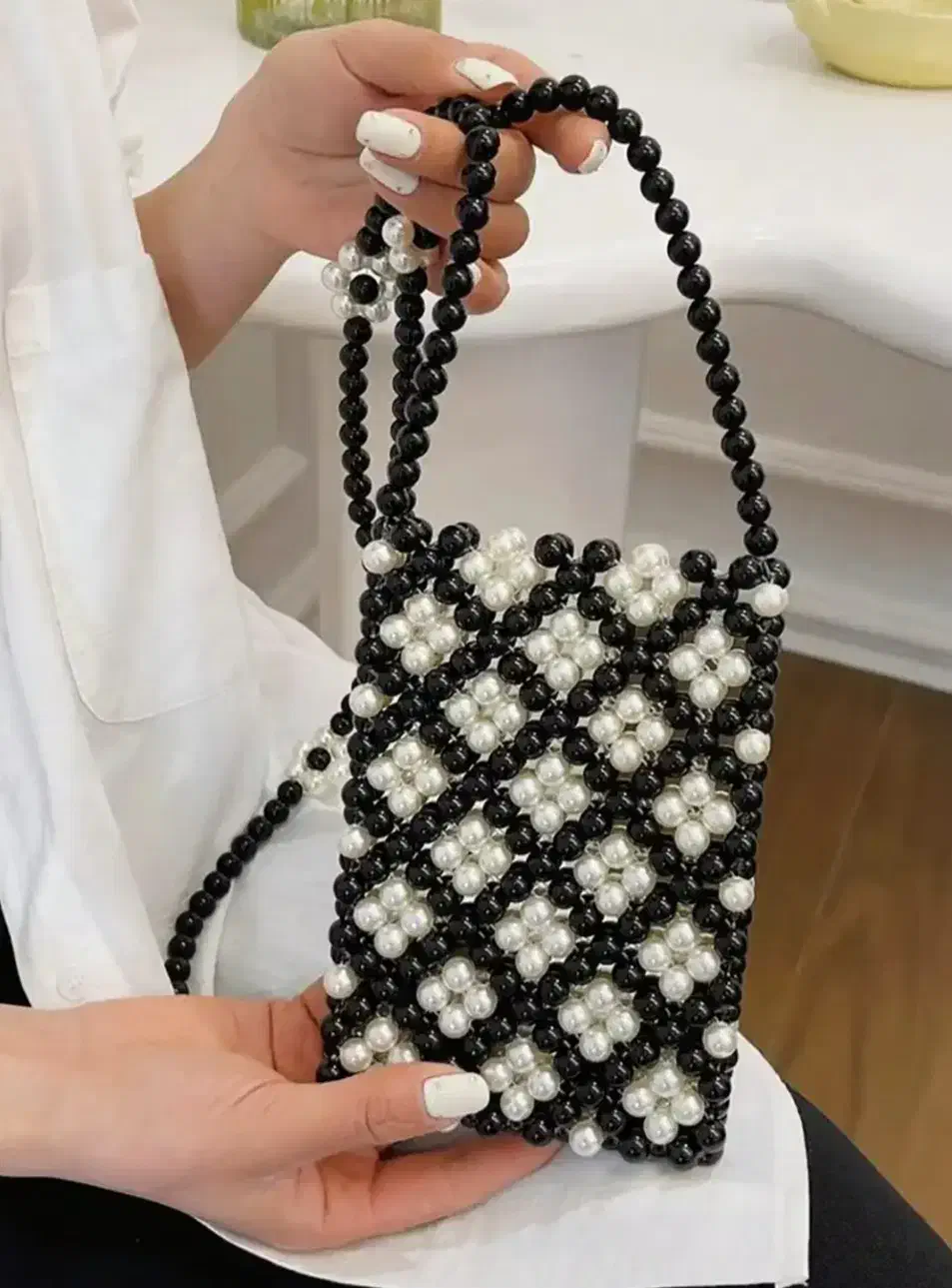 کیف مرواریدی|کیف، کفش، کمربند|صومعه‌سرا, |دیوار