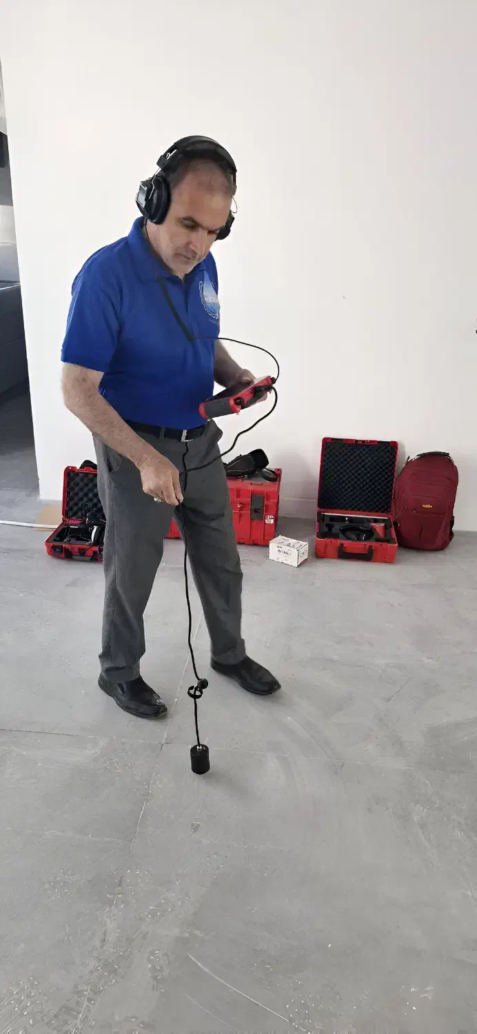 نشت یابی تخصصی تصویری آب و فاضلاب و نم و رطوبت|خدمات پیشه و مهارت|چالوس, |دیوار