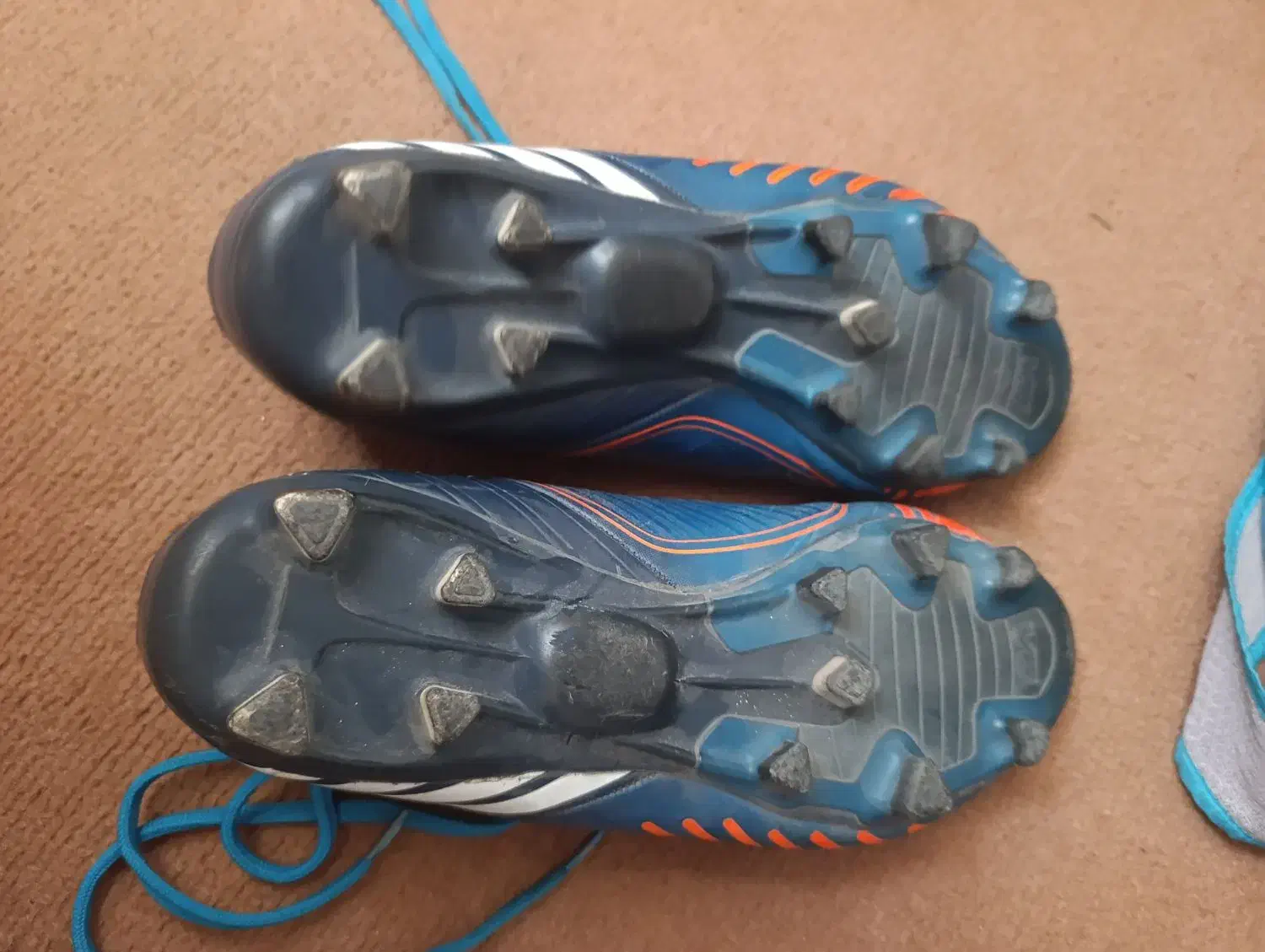 کفش فوتبال آدیداس میزانو|کیف، کفش، کمربند|شیراز, محراب|دیوار