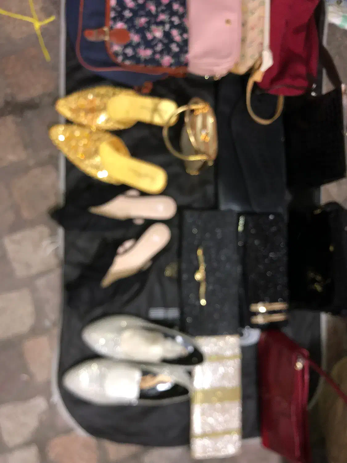 کیف و کفش|کیف، کفش، کمربند|رشت, معلم|دیوار