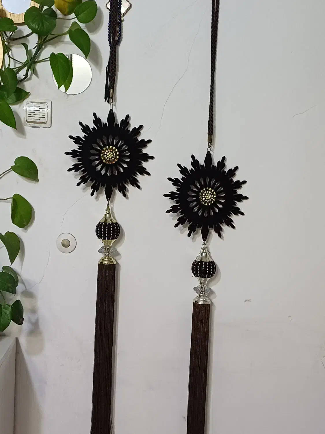 آویز پرده برای دوعدد هست تمیز وسالم وشیک|صنایع دستی و سایر لوازم تزئینی|ورامین, ورامین|دیوار