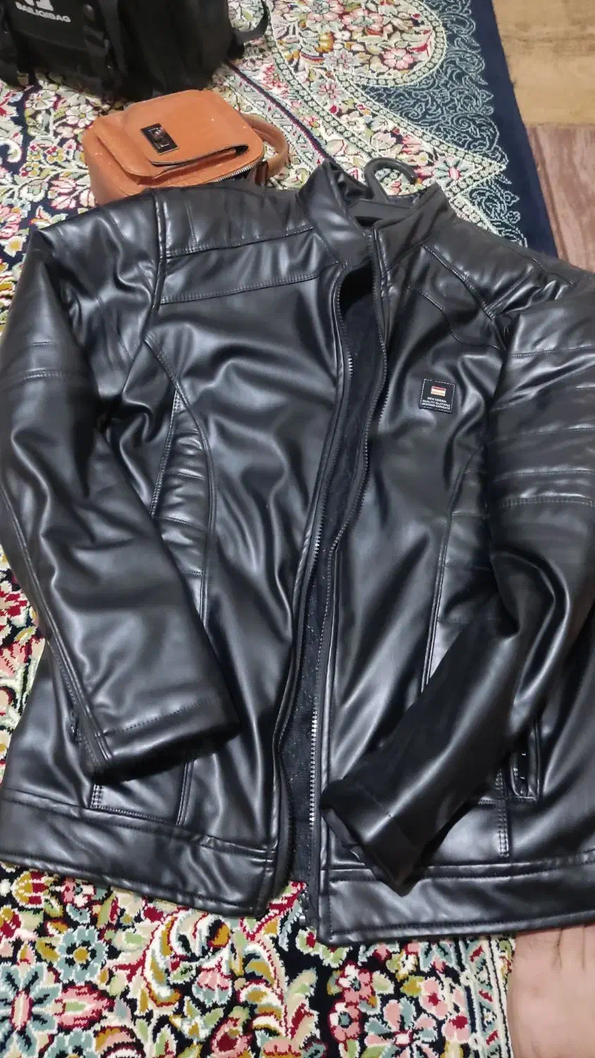 کت یاکاپشن چرم|لباس|هشتگرد, شهرک بوستان|دیوار