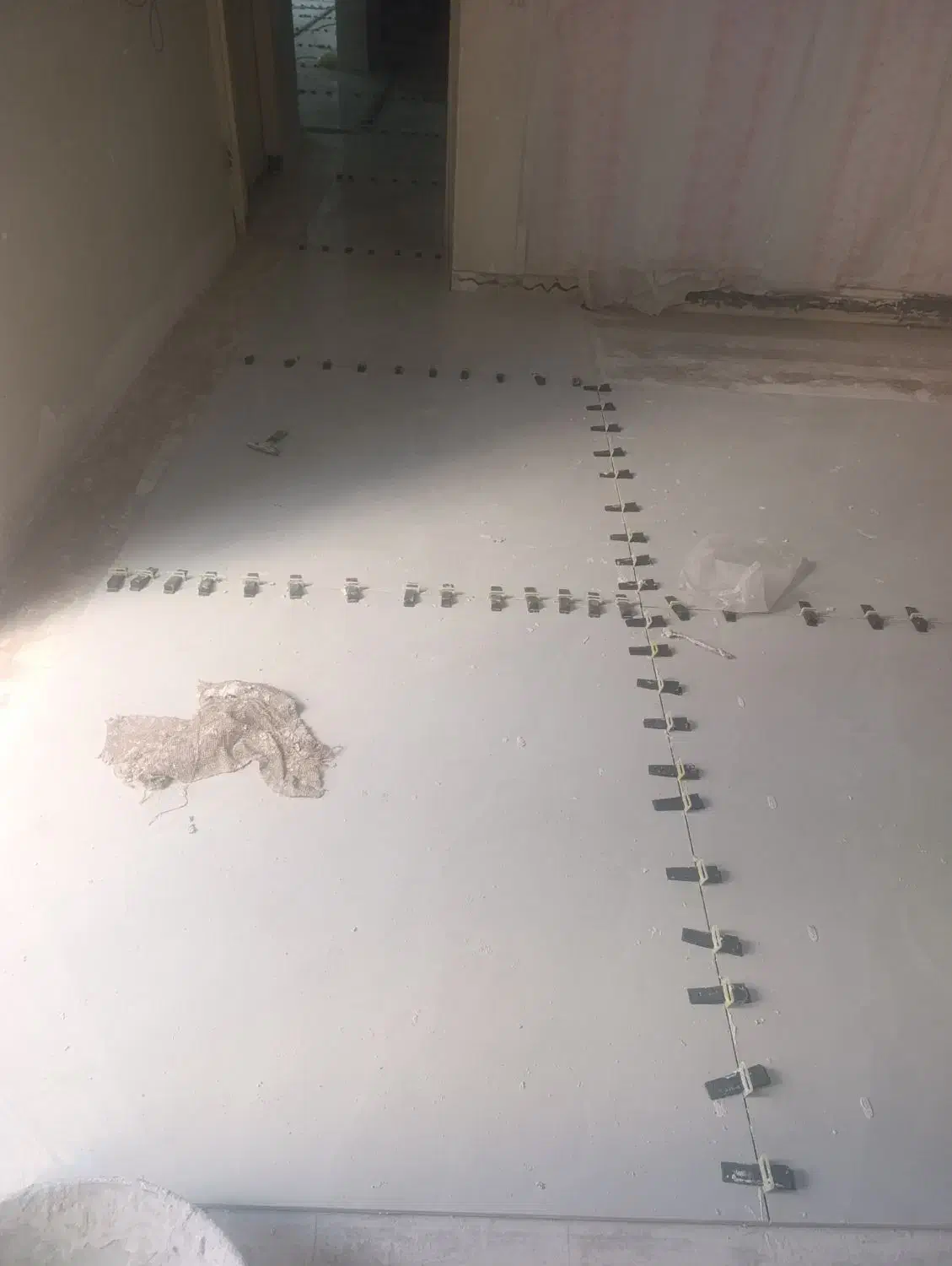 نیاز مند کارگر کاشی کار|استخدام معماری، عمران و ساختمانی|ایذه, |دیوار