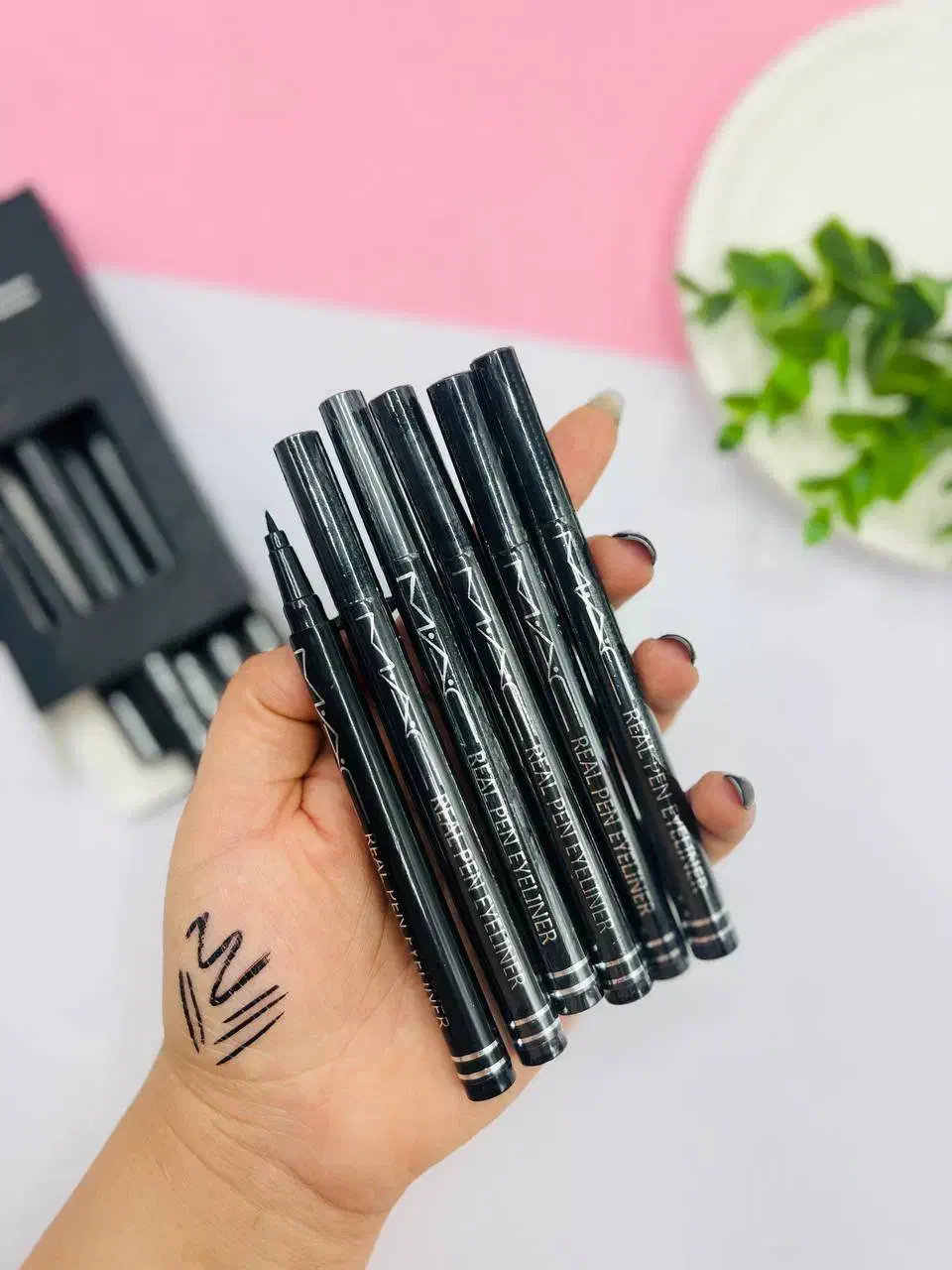 خط چشم مک سی‌سی|آرایشگاه و سالن‌های زیبایی|بانه, |دیوار