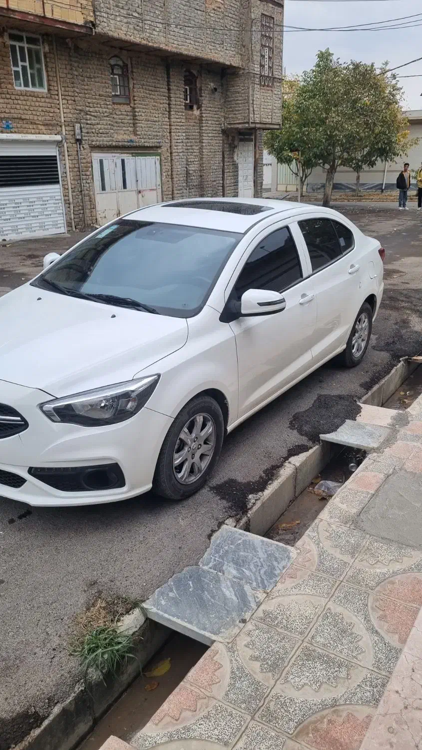 شاهین ۴۰۲ با سانروف|خودرو سواری و وانت|خرمآباد, |دیوار