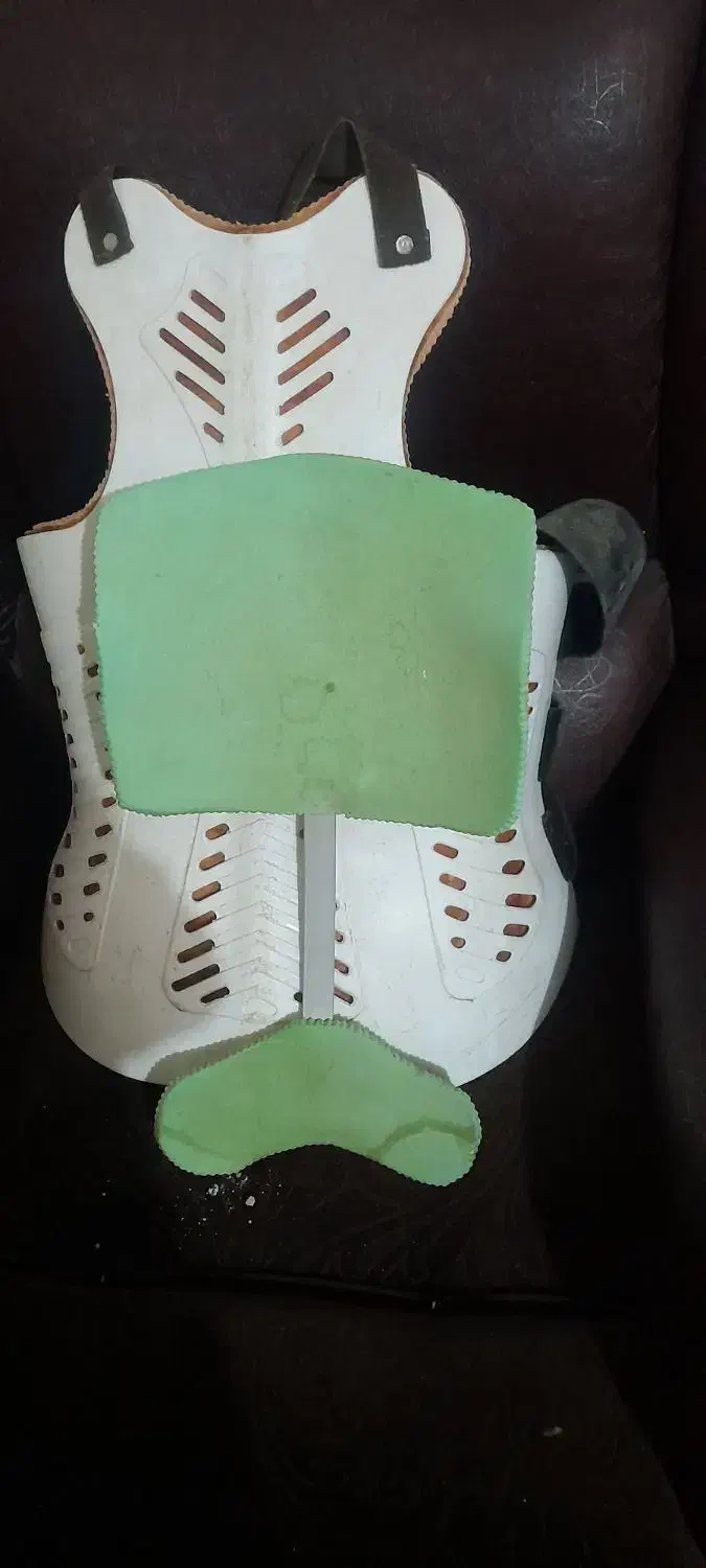 کمربندطبی|پزشکی|فولادشهر, B4|دیوار