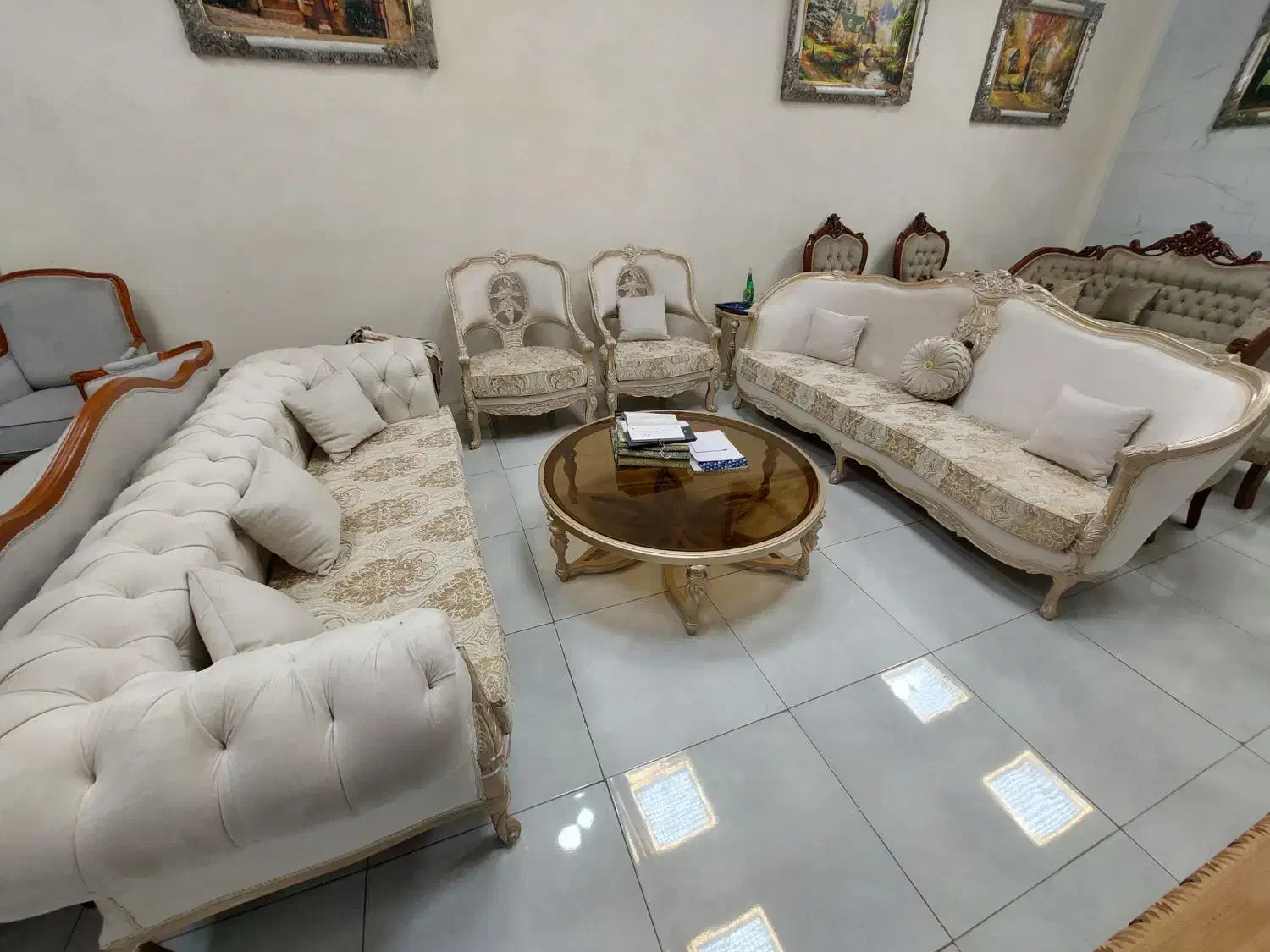 فروش مبل بدلیل تغییر شغل زیر قیمت/مبلمان|مبلمان خانگی و میز عسلی|بهارستان, |دیوار