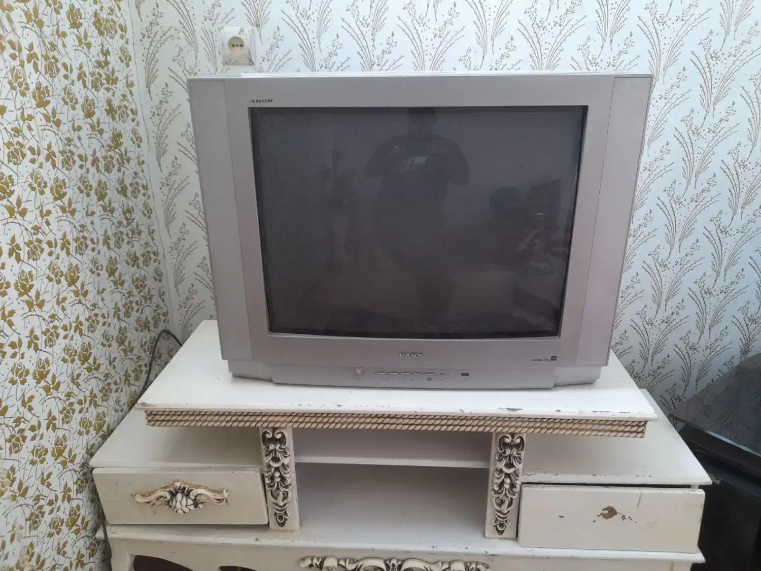 تلویزیون قدیمی سالم و تمیز|تلویزیون و پروژکتور|مشهد, خواجه ربیع|دیوار