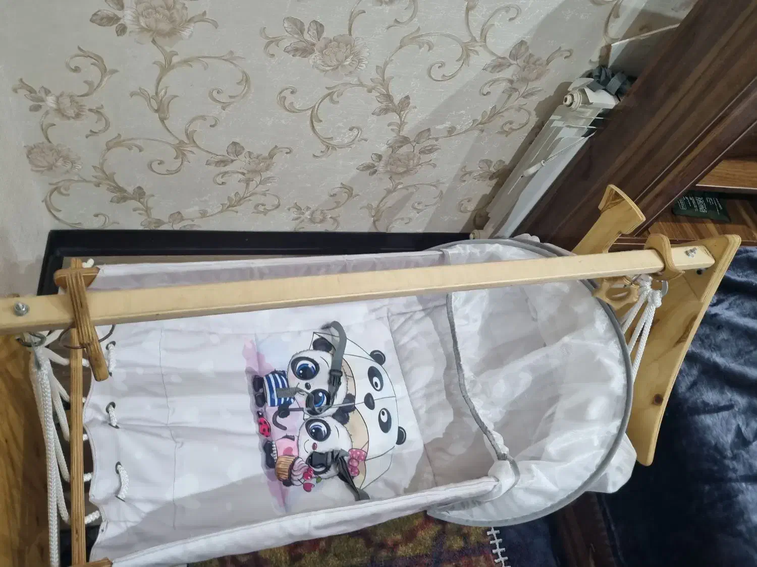 گهواره کودک|تخت و صندلی بچه|نجف‌آباد, حومه نجف آباد|دیوار