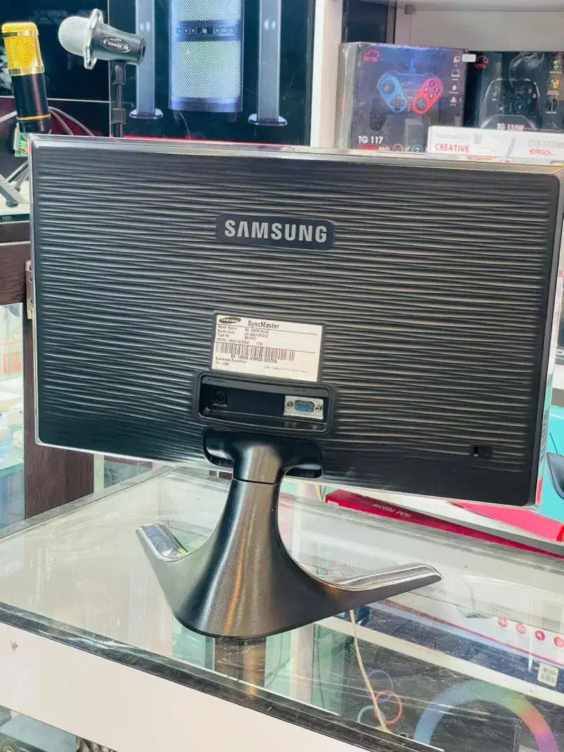 مانیتور ال سی دی|قطعات و لوازم جانبی رایانه|تهران, فلسطین (میدان انقلاب)|دیوار