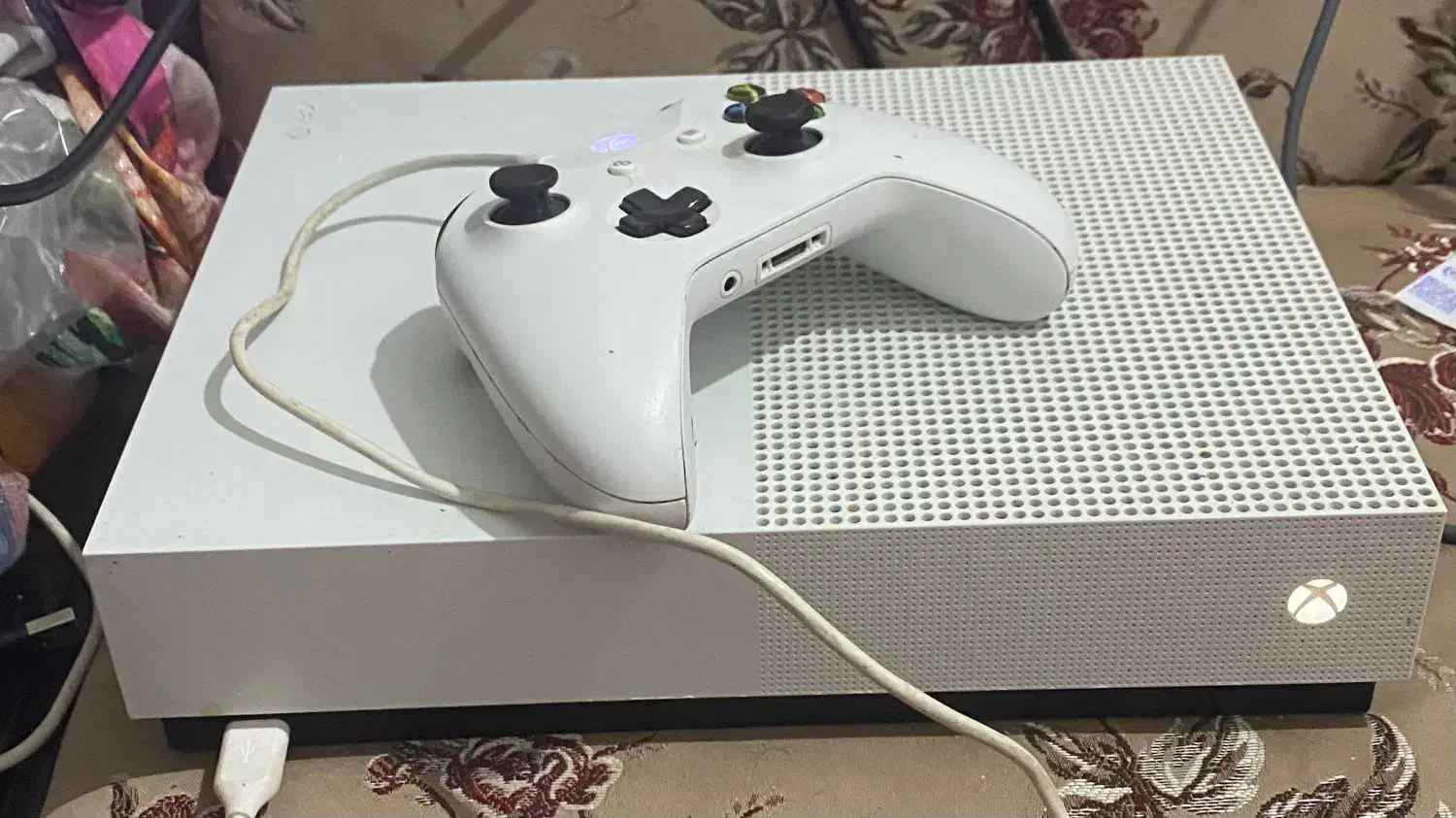 Xbox one s و مانیتور اسنوا ۲۴|کنسول، بازی ویدئویی و آنلاین|آمل, |دیوار