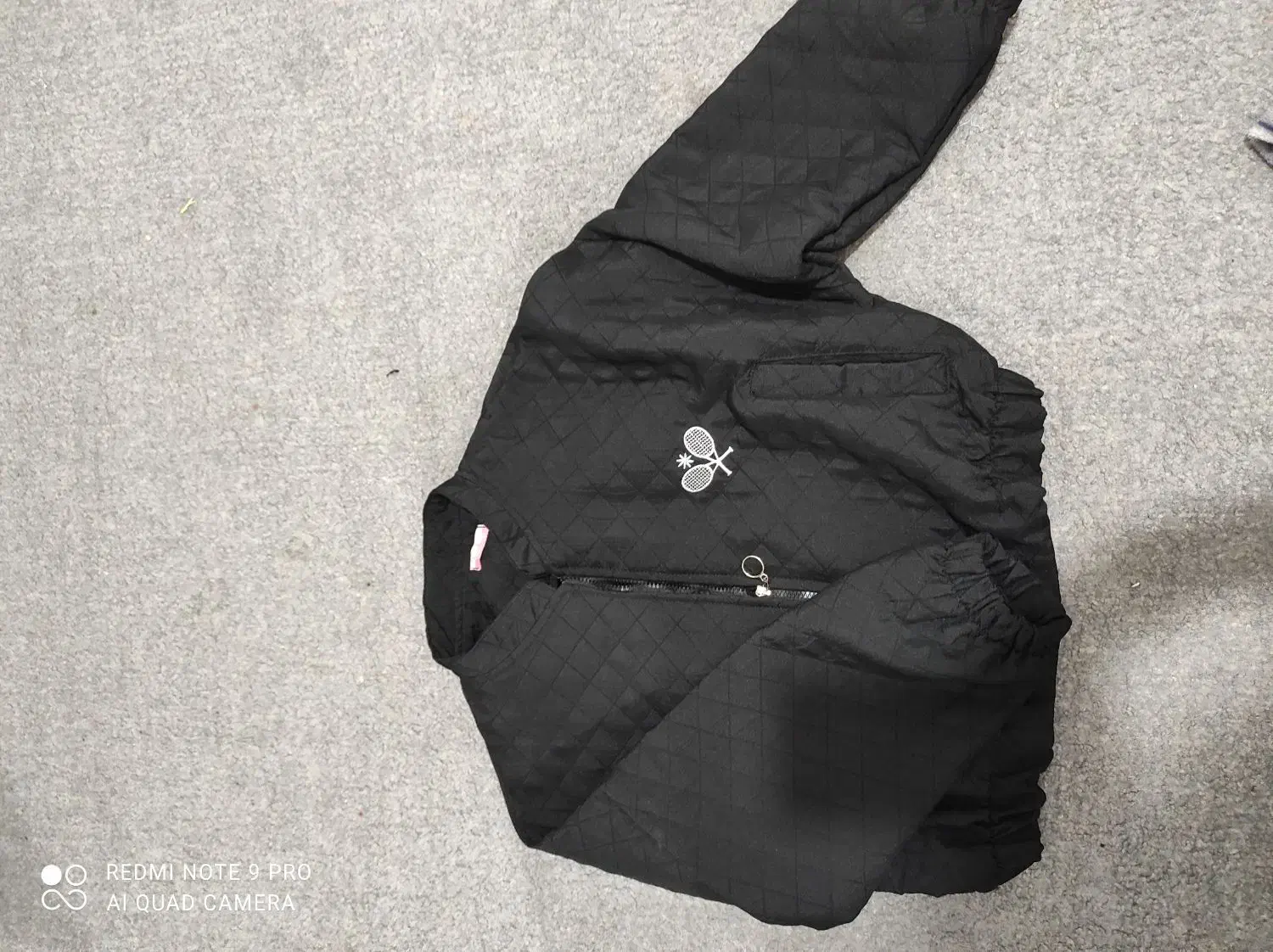 بامبر مشکی|لباس|دورود, |دیوار