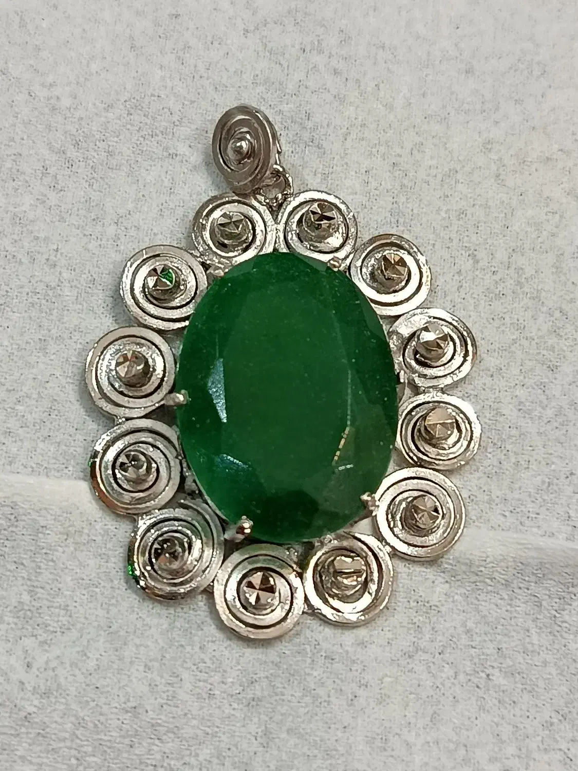 مدال یشم|جواهرات|تبریز, |دیوار