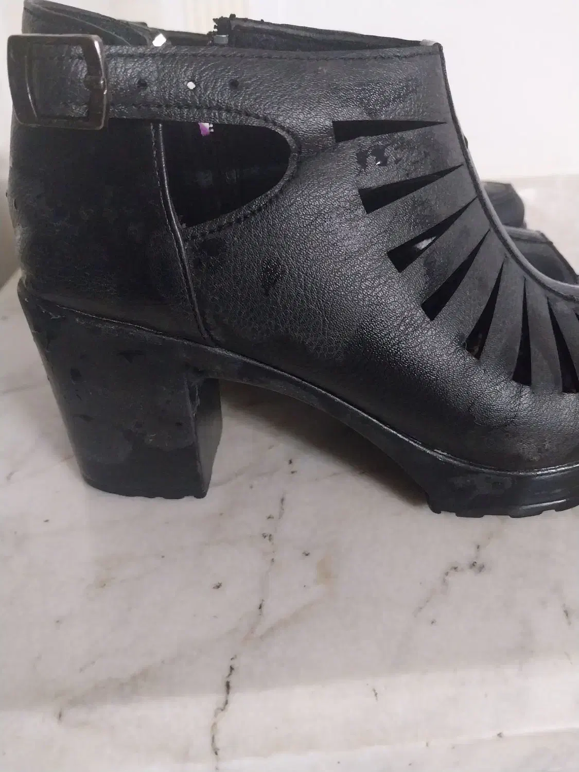 دو جفت کفش سالم|کیف، کفش، کمربند|لالی, |دیوار