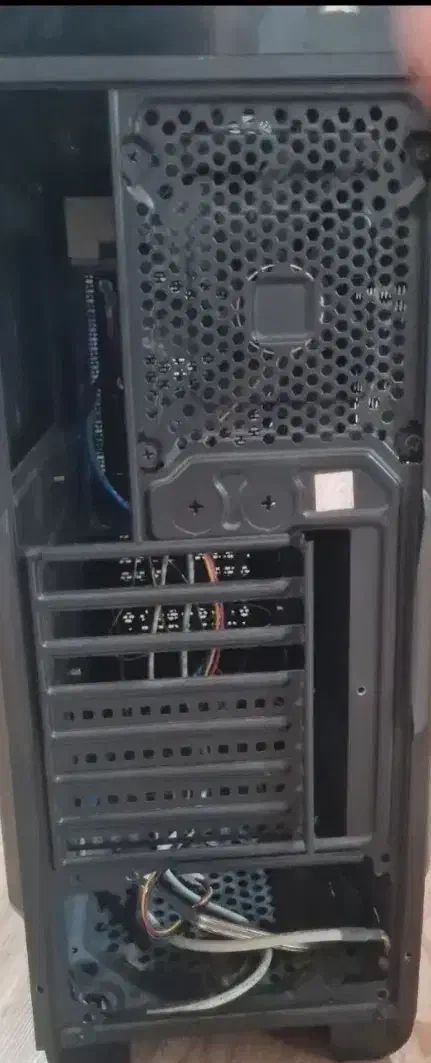 قاب کیس گرین مک وان|قطعات و لوازم جانبی رایانه|همدان, |دیوار