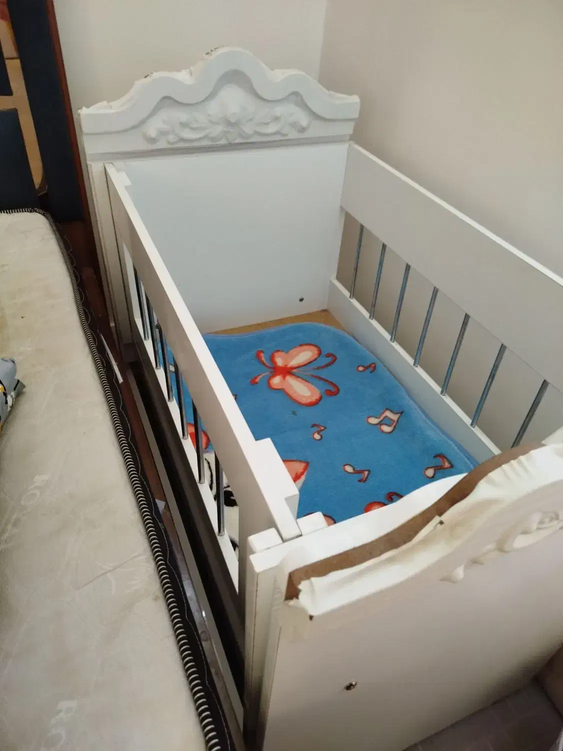 گهواره و تخت گهواره ای نوزاد|تخت و صندلی بچه|گناباد, |دیوار