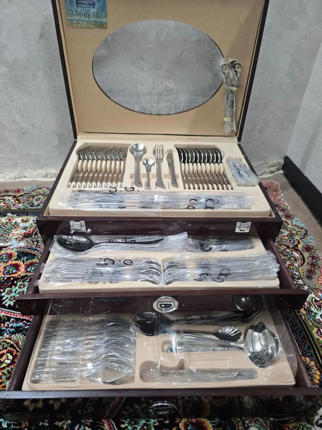 سرویس قاشق چنگال کامل|ظروف سرو و پذیرایی|اصفهان, طامه|دیوار