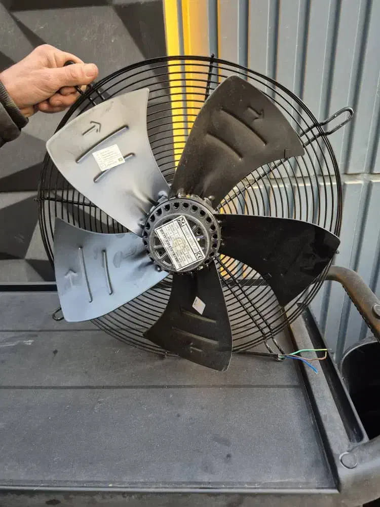 هواکش|پنکه و تصفیه‌کنندهٔ هوا|باغستان, |دیوار