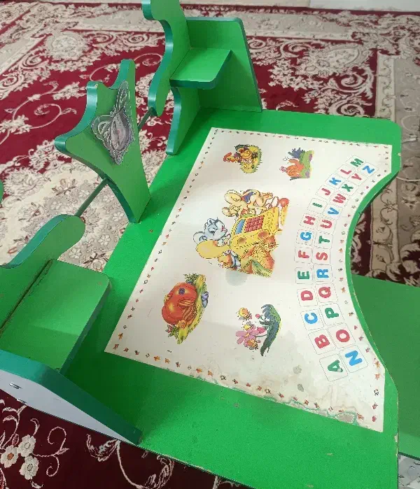میز صندلی|تخت و صندلی بچه|بیرجند, |دیوار
