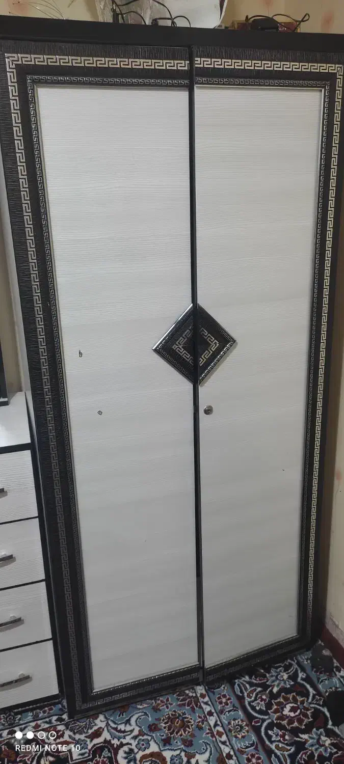 مبل 8نفر و کمد دراور با آینه|مبلمان خانگی و میز عسلی|درگزین, |دیوار